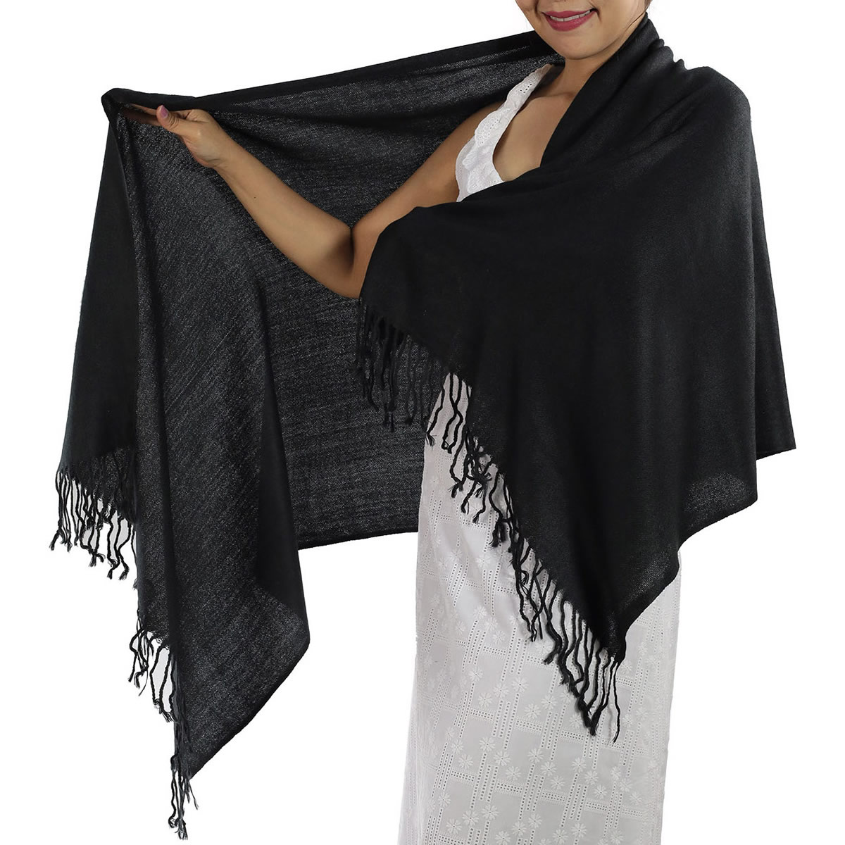 Black Pashmina: image 2